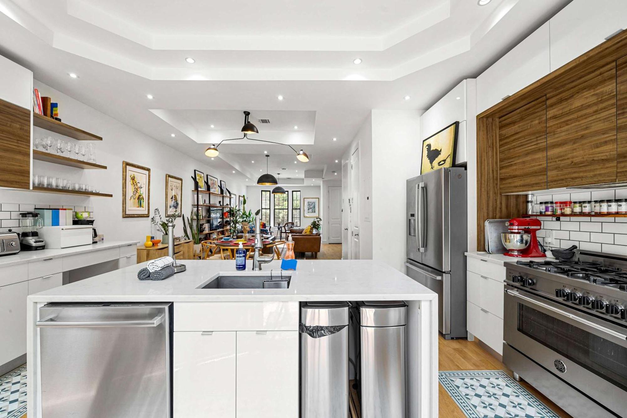 Bainbridge By Rove Duplex With Deck & Backyard Holiday home New York