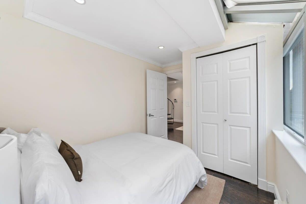 Chelsea Vista Ii By Rove Travel 2br Ph With Rooftop Apartment New York