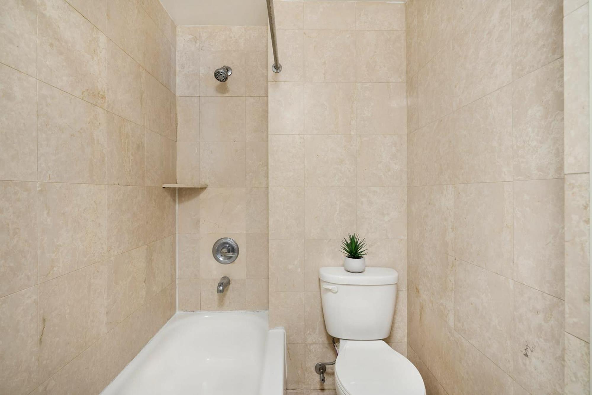 73-310 Newly Reno Uws Doorman Gym Laundry Appartement New York