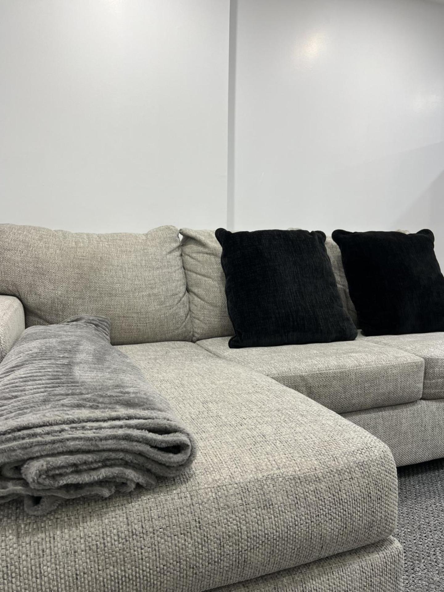 Share Historic Brownstone With The Host! Guest house New York