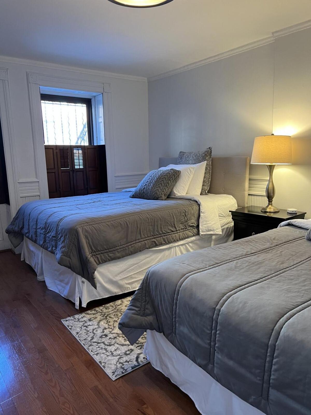 Share Historic Brownstone With The Host! Guest house