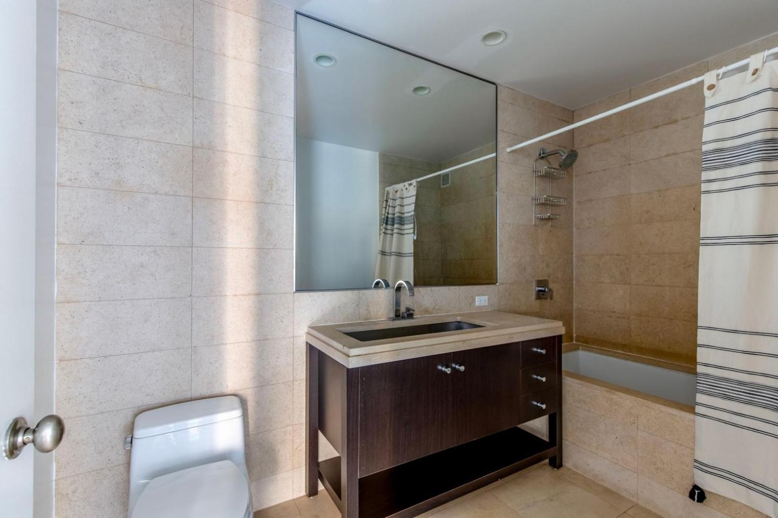 Ues 1br W Doorman Gym Pool Nr Nyc Attractions Nyc-1333 Appartement