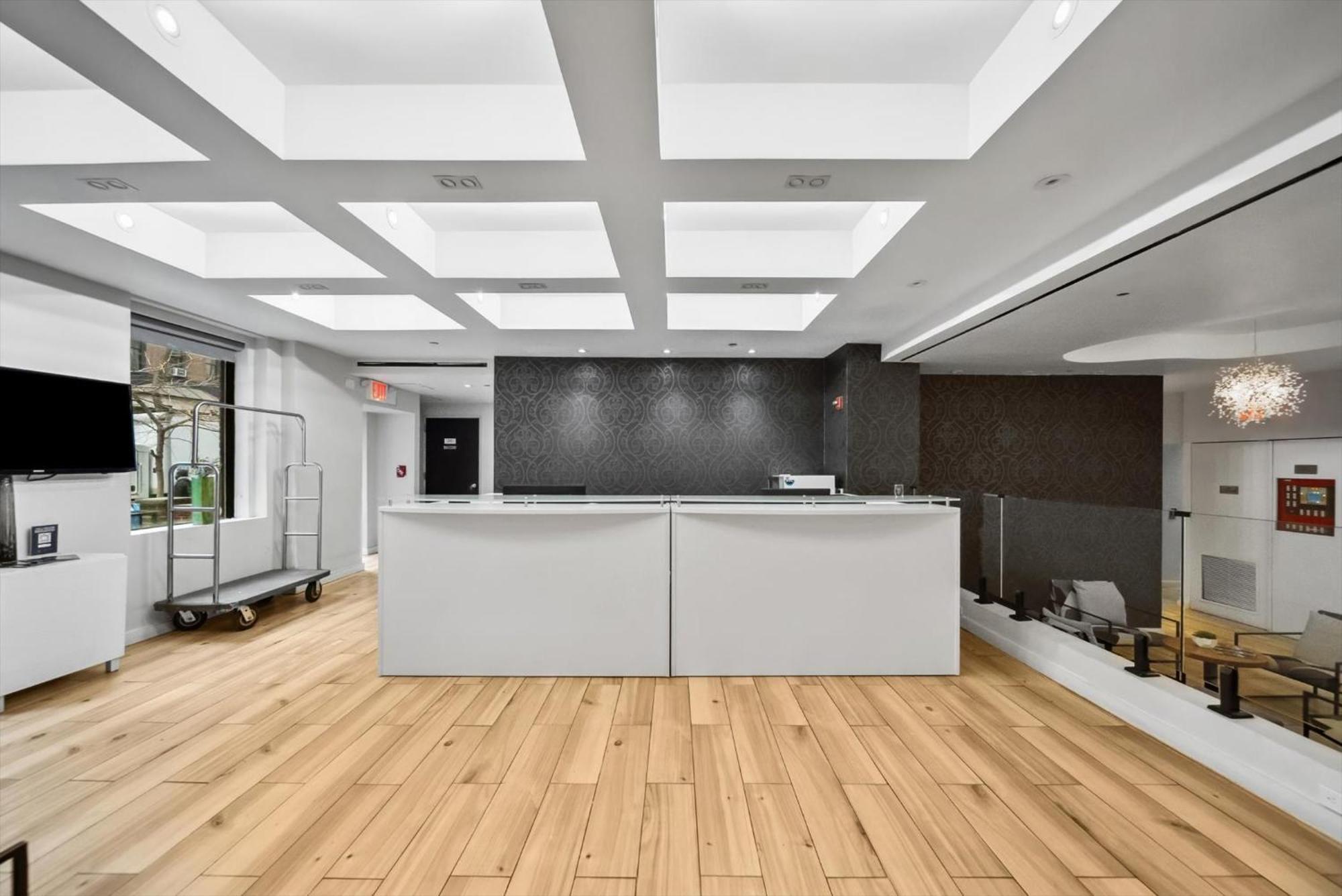 Lexington Plaza Hotel 4*