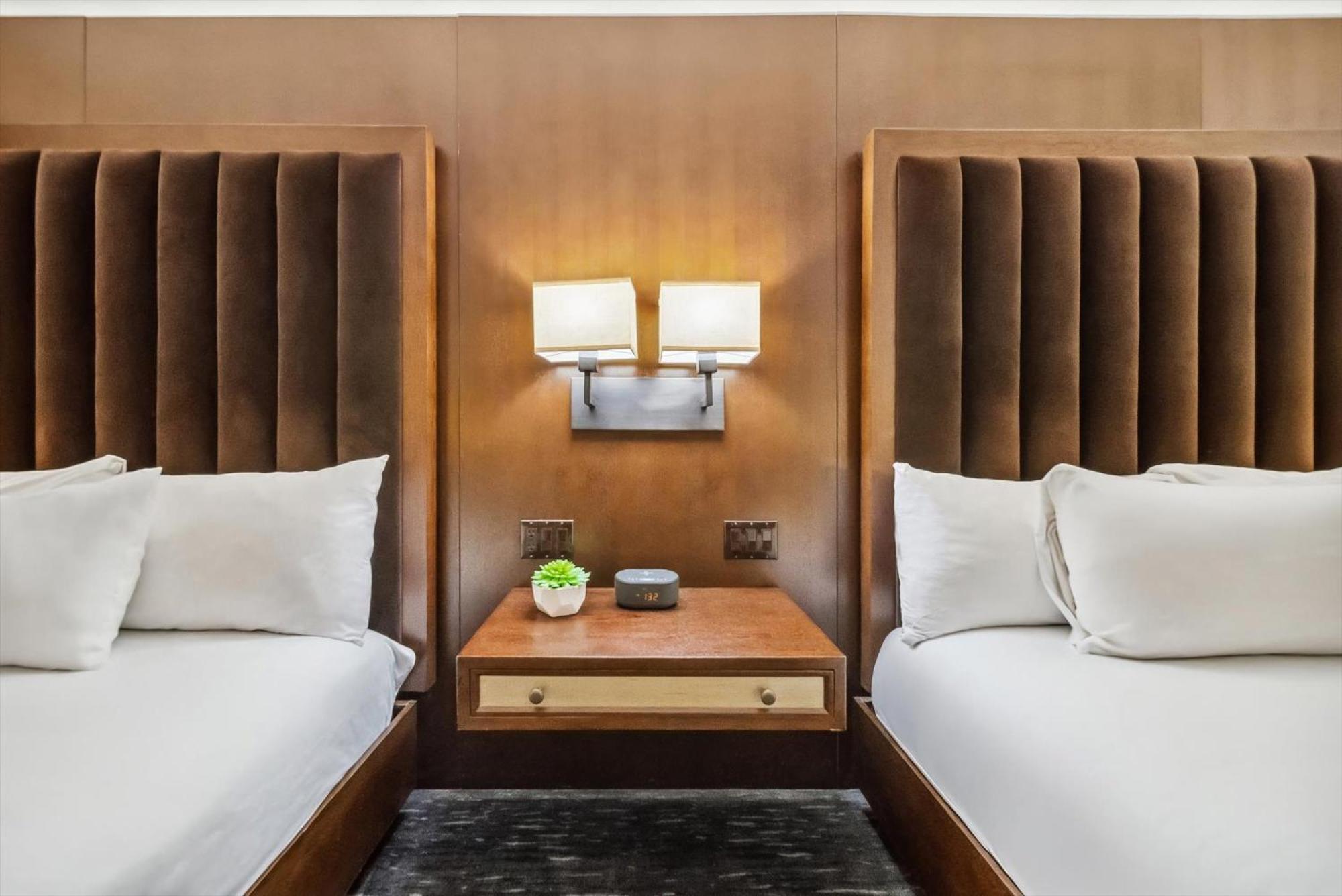 Hotel Lexington Plaza 4*