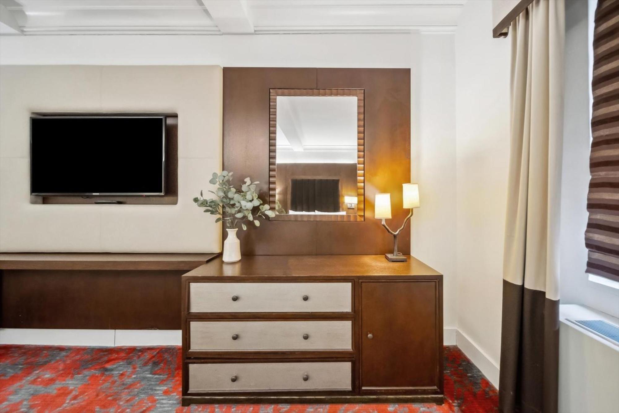 Hotel Lexington Plaza