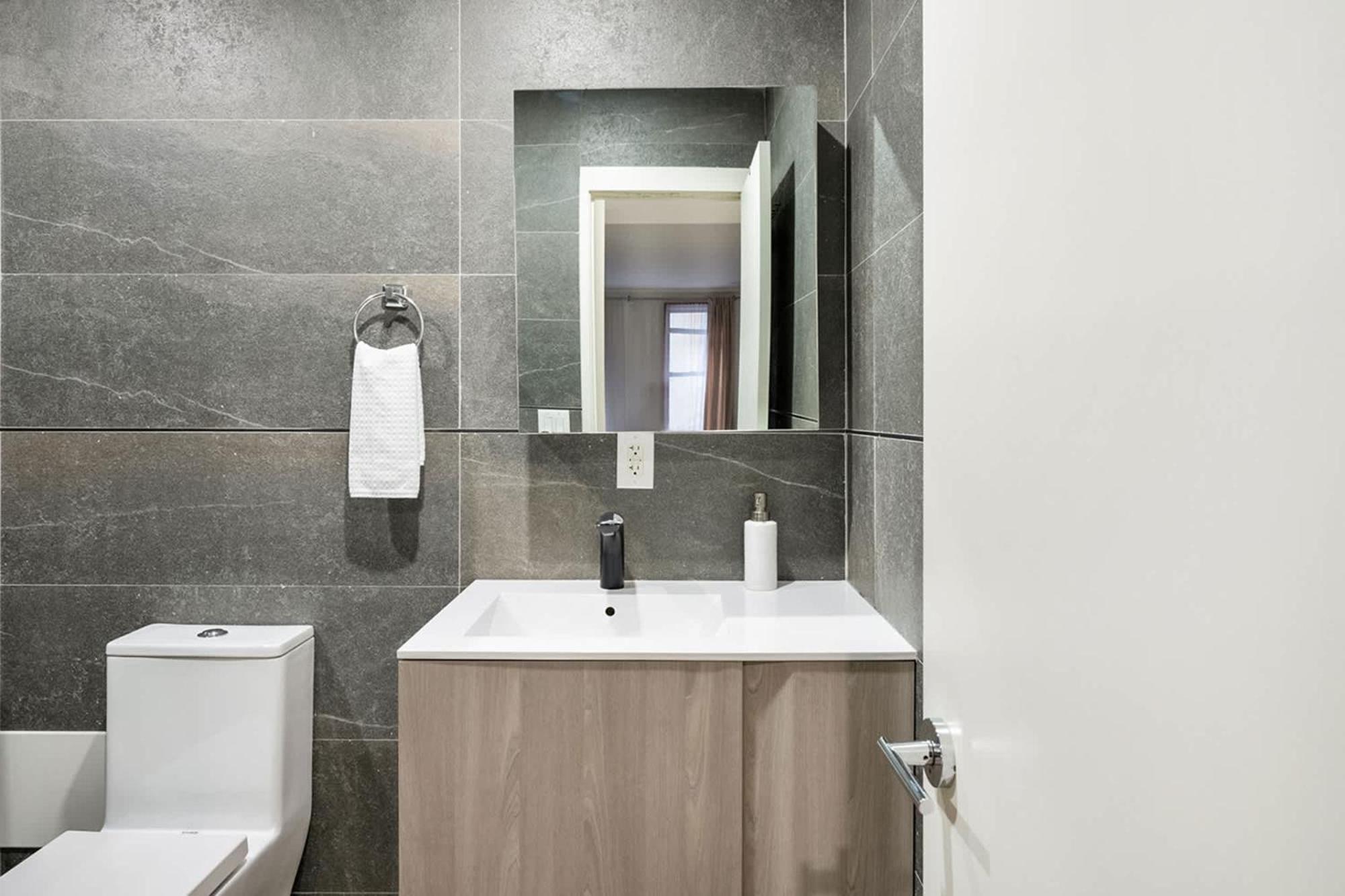 1597-2 Luxury Upper East Side W&d