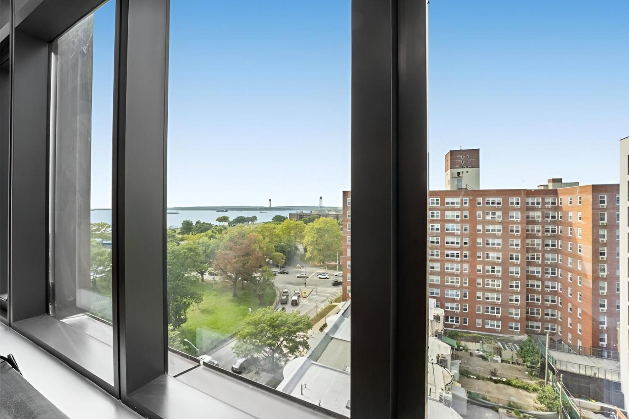 Posh With Luxe Amenities In Prime Location! *