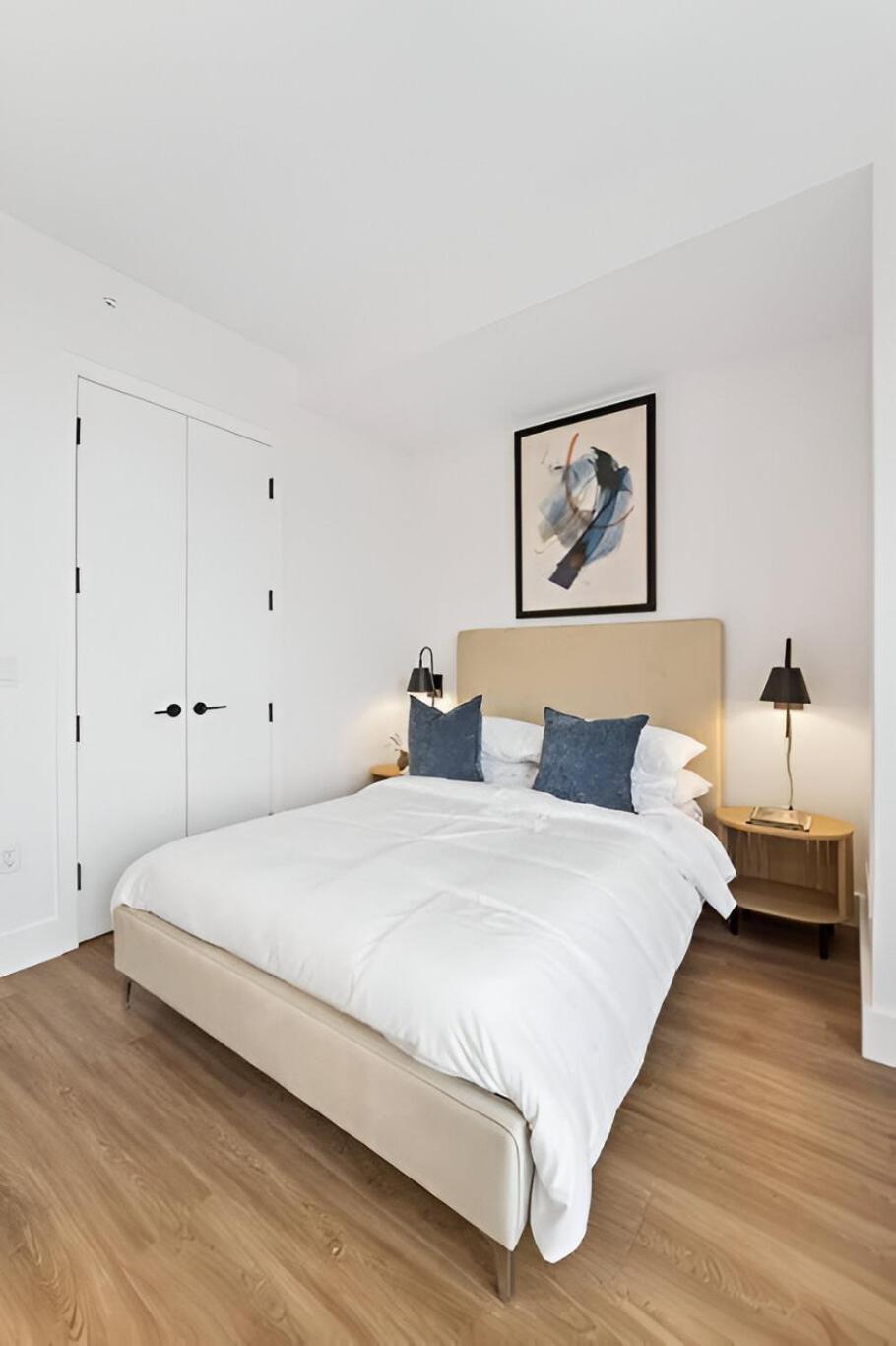 Apartment Posh With Luxe Amenities In Prime Location! New York