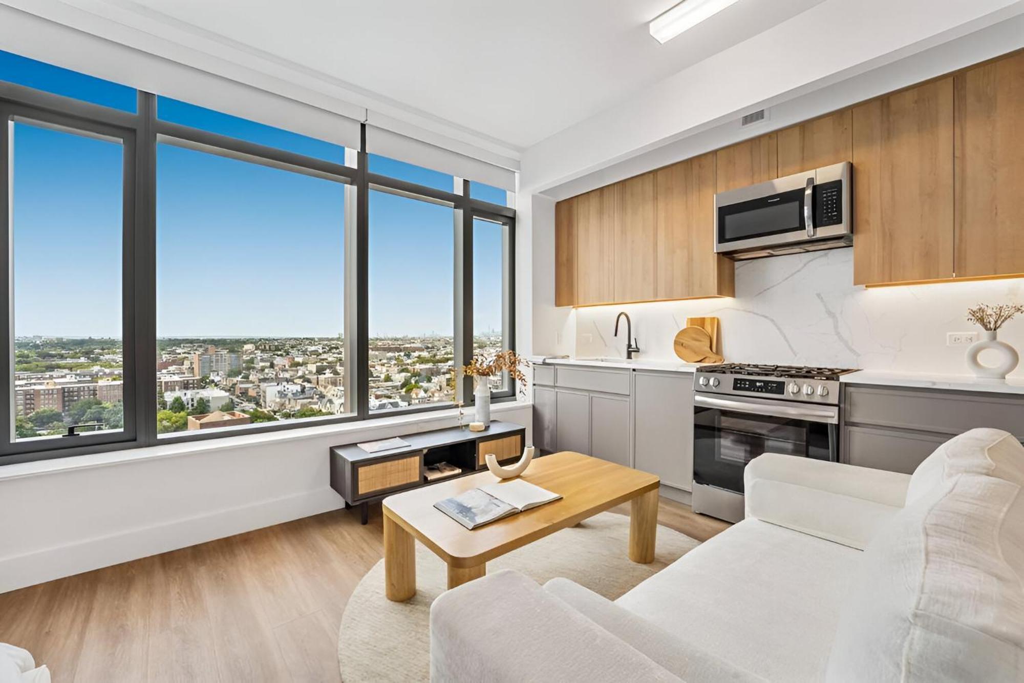 Posh With Luxe Amenities In Prime Location! *