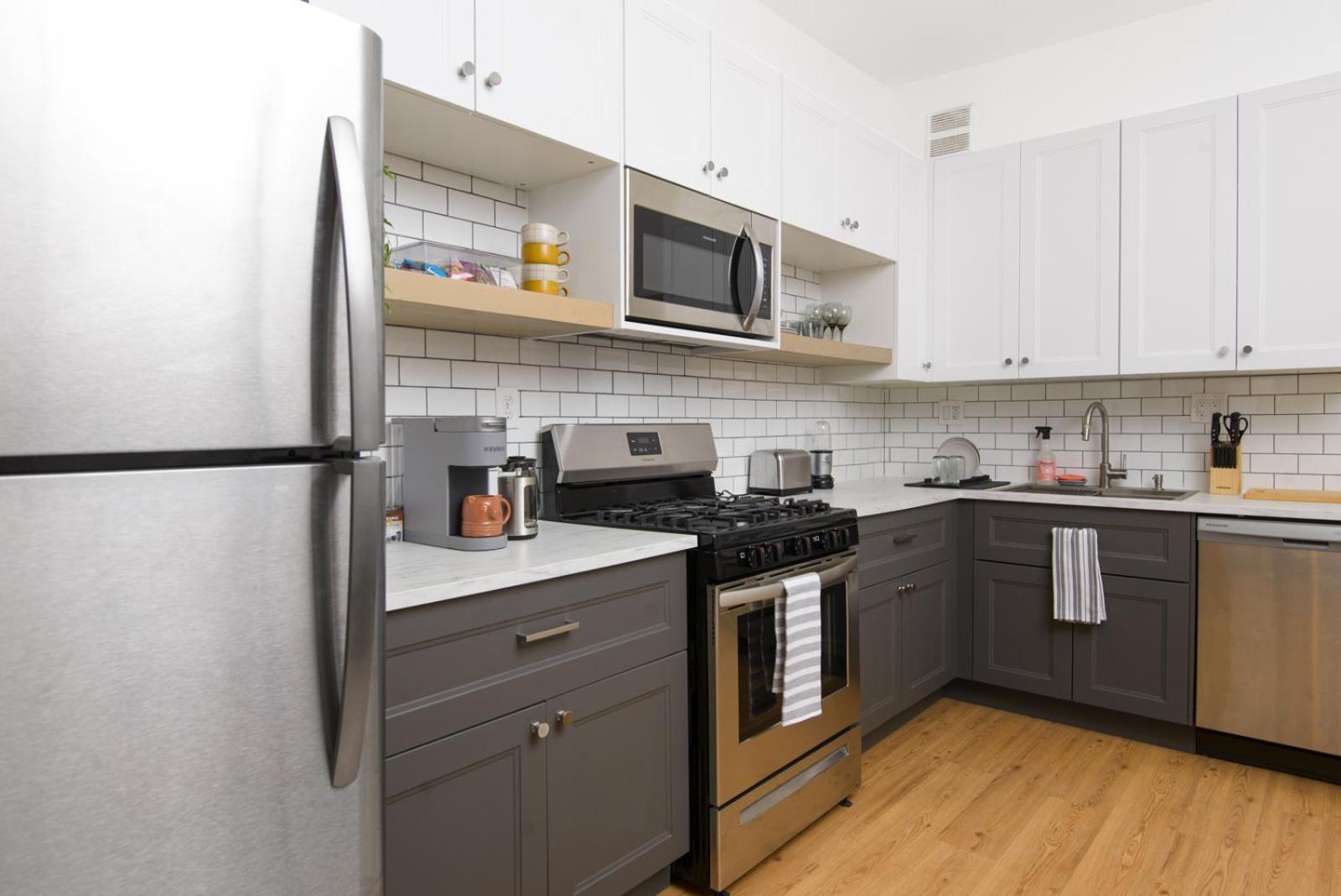 Apartment Bright & Spacious 3-bedroom In Vibrant Bushwick! *