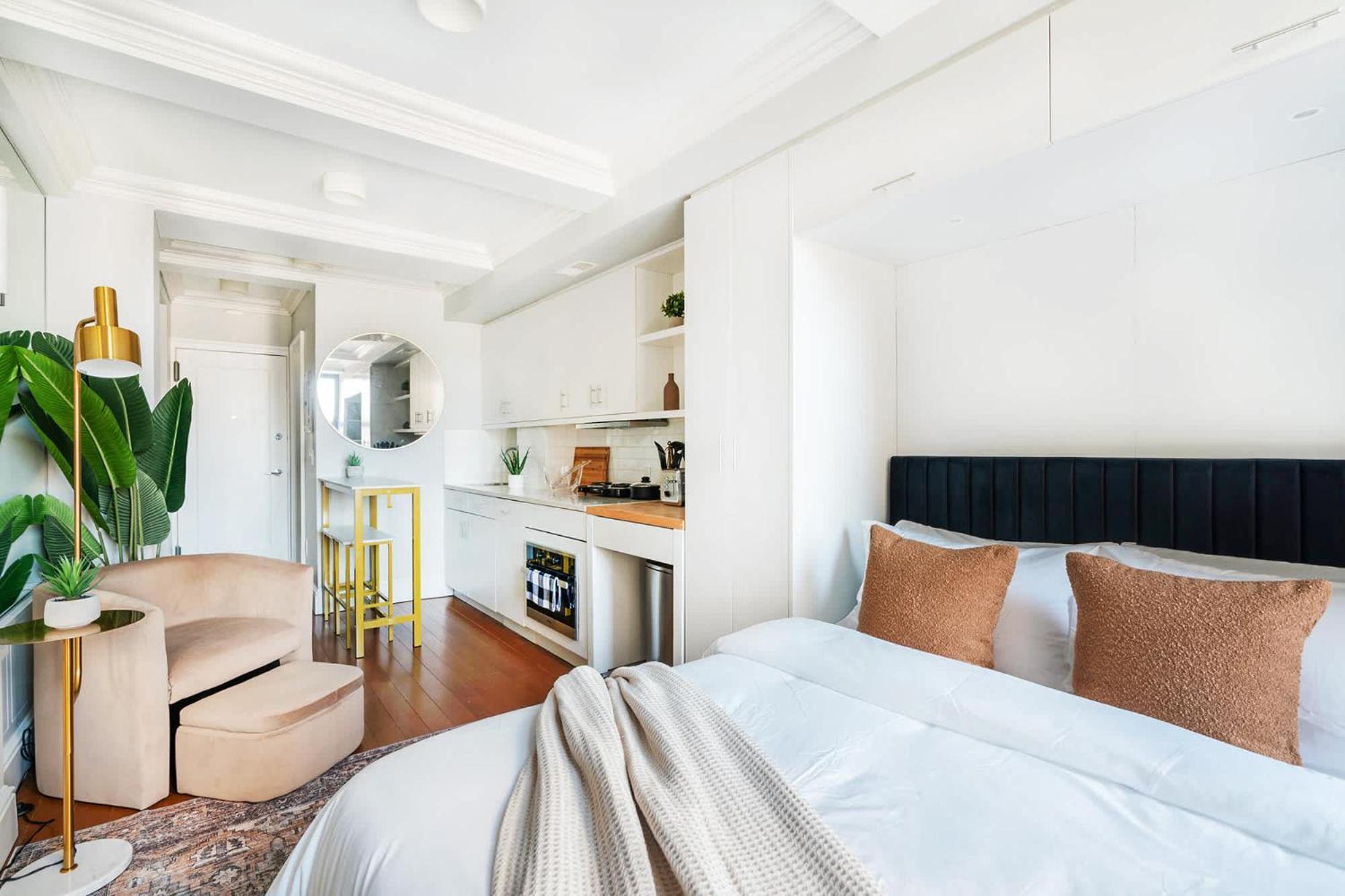 73-1509 New Uws Doorman Gym *