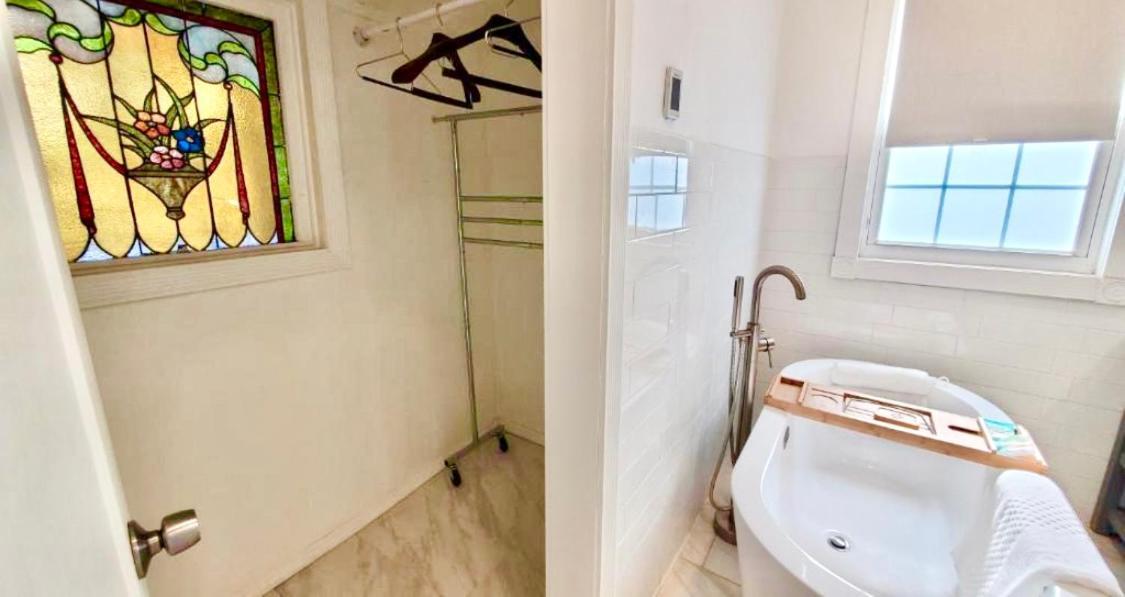 Gorgeous Victorian House!! Entire In Sam's Villa