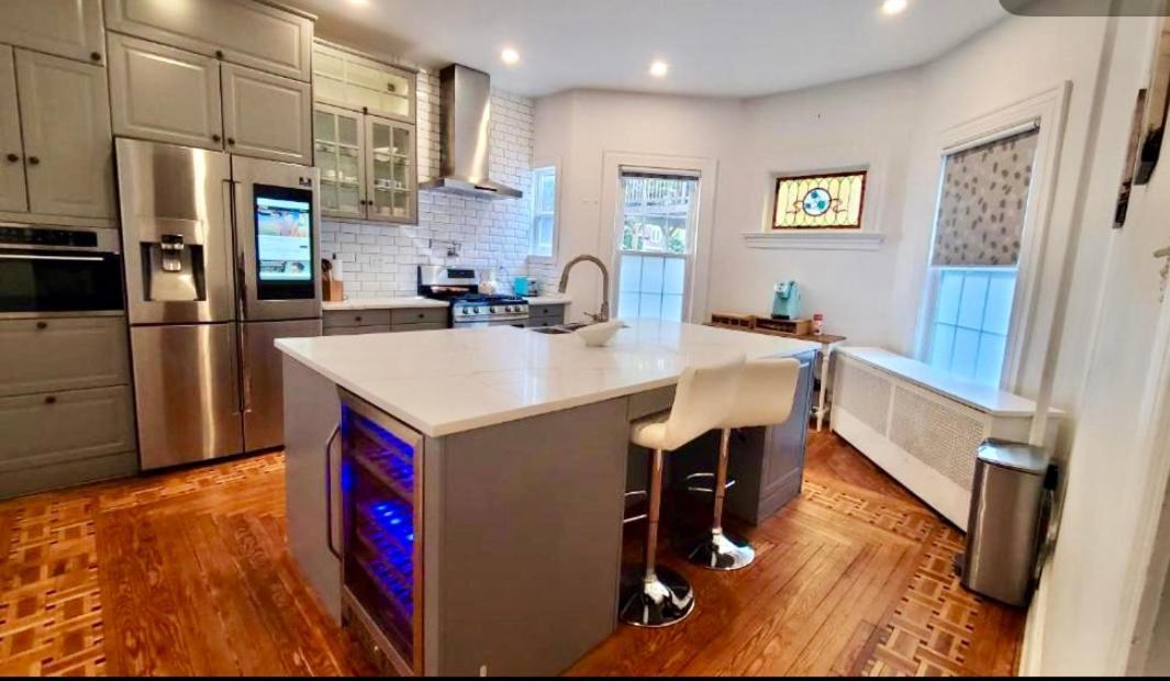 Gorgeous Victorian House!! Entire In Sam's Villa New York