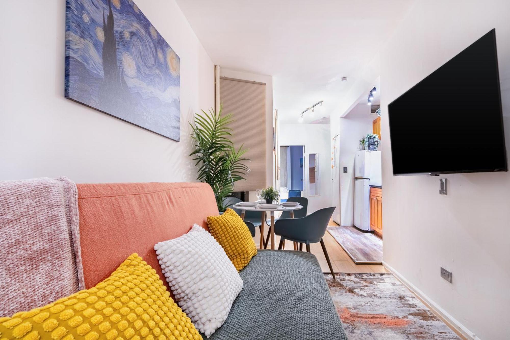 2 Bedroom Paradise In Hells Kitchen Manhattan New York