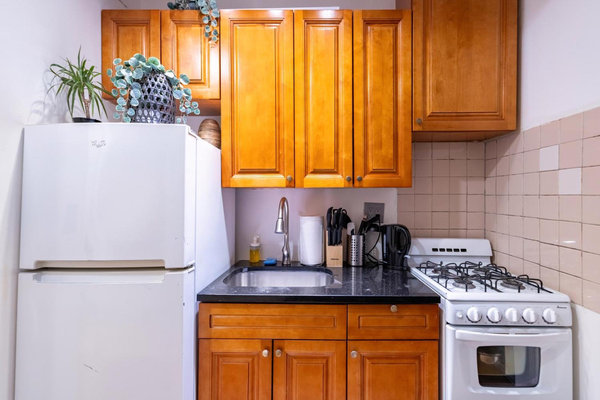 2 Bedroom Paradise In Hells Kitchen Manhattan New York