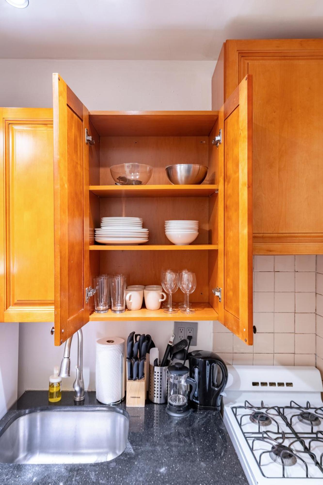 2 Bedroom Paradise In Hells Kitchen Manhattan