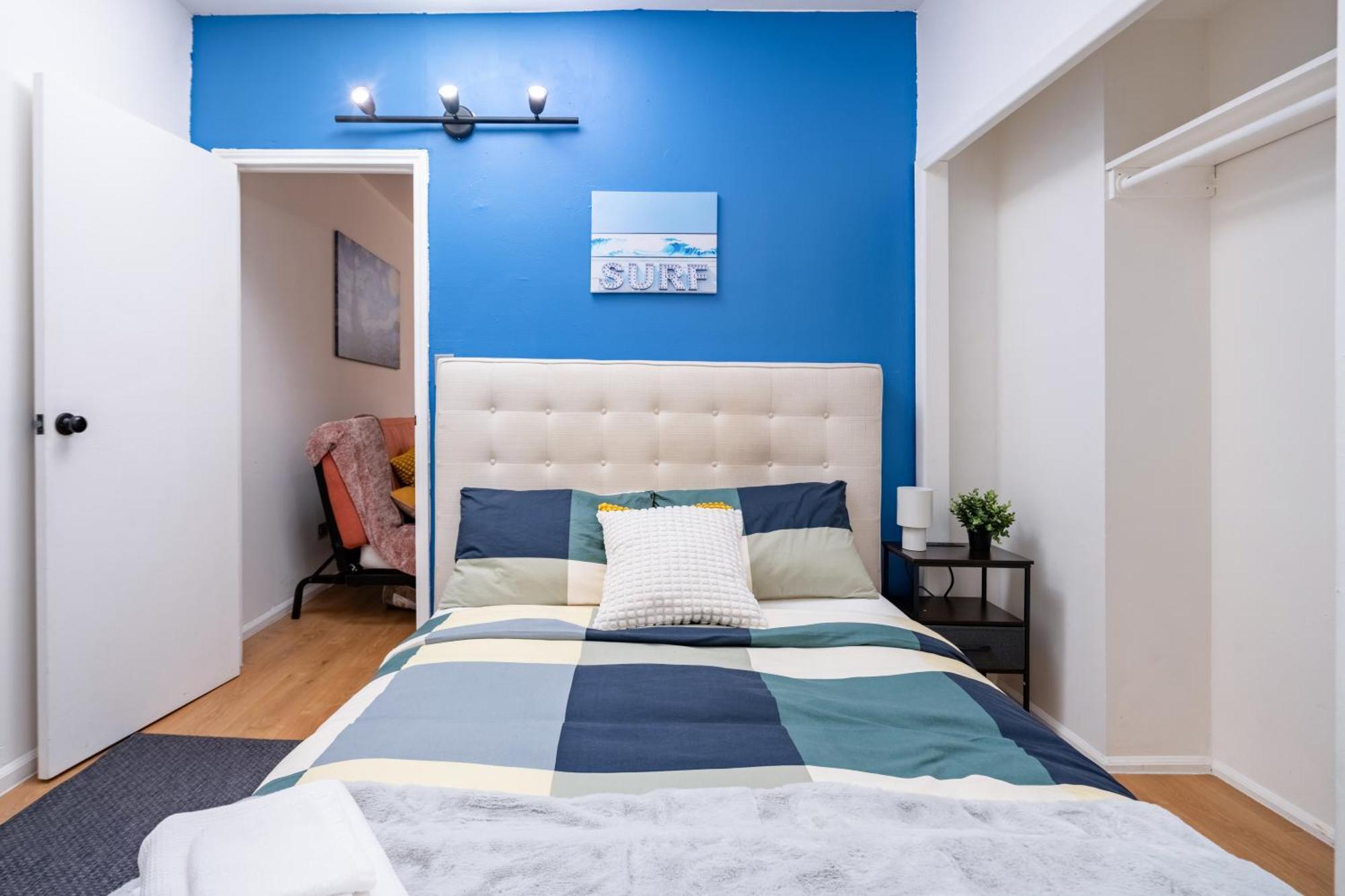 2 Bedroom Paradise In Hells Kitchen Manhattan Apartment New York