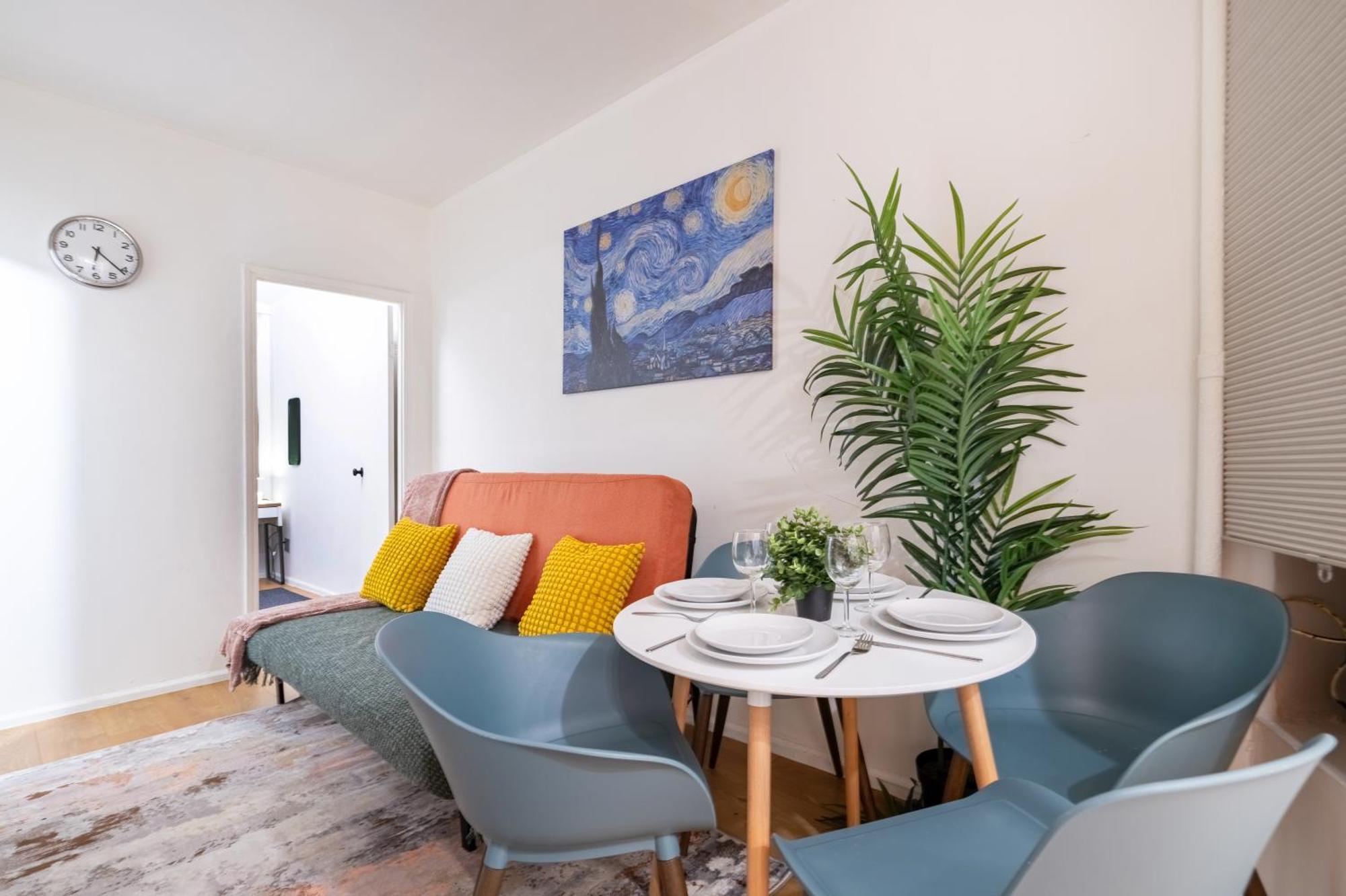 2 Bedroom Paradise In Hells Kitchen Manhattan Apartment New York