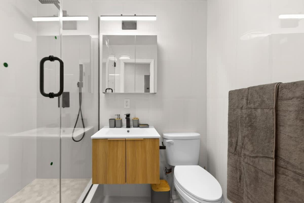 Apartment 105- 4brs In The Heart Of The East Village New York