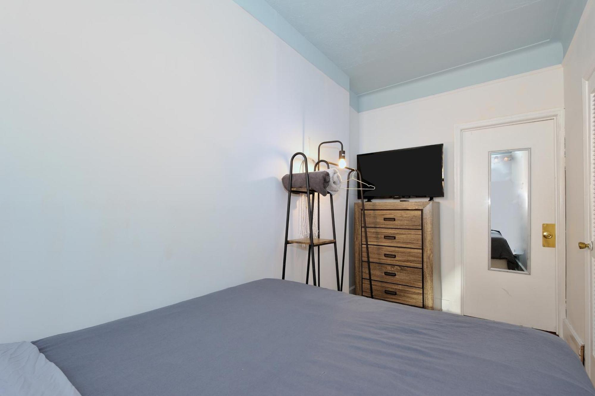 Apartment 5 Bedroom 2 Bath Full Floor Midtown