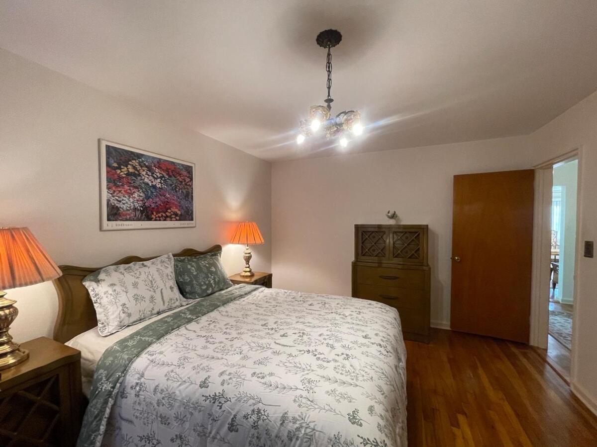 Luxury Three Bedroom In A Private House New York