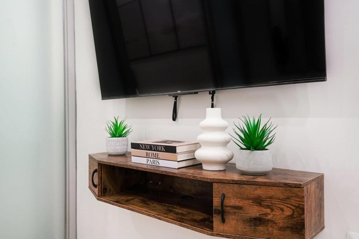 317-1b Modern 1br Ues W D Apartment