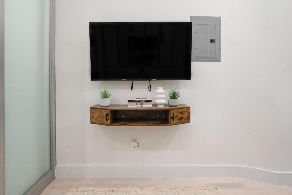 317-1b Modern 1br Ues W D Apartment *