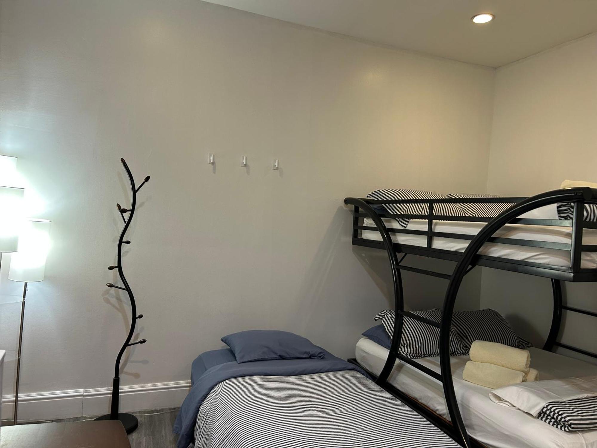 Hansem Near Empire State Building *