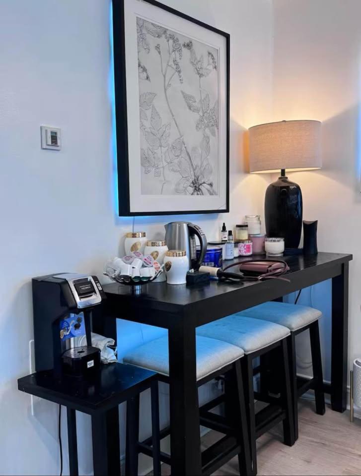 New Modern 2br W Fireplace & Fitness Lounge, Live Comfortably In East Harlem Apartment New York