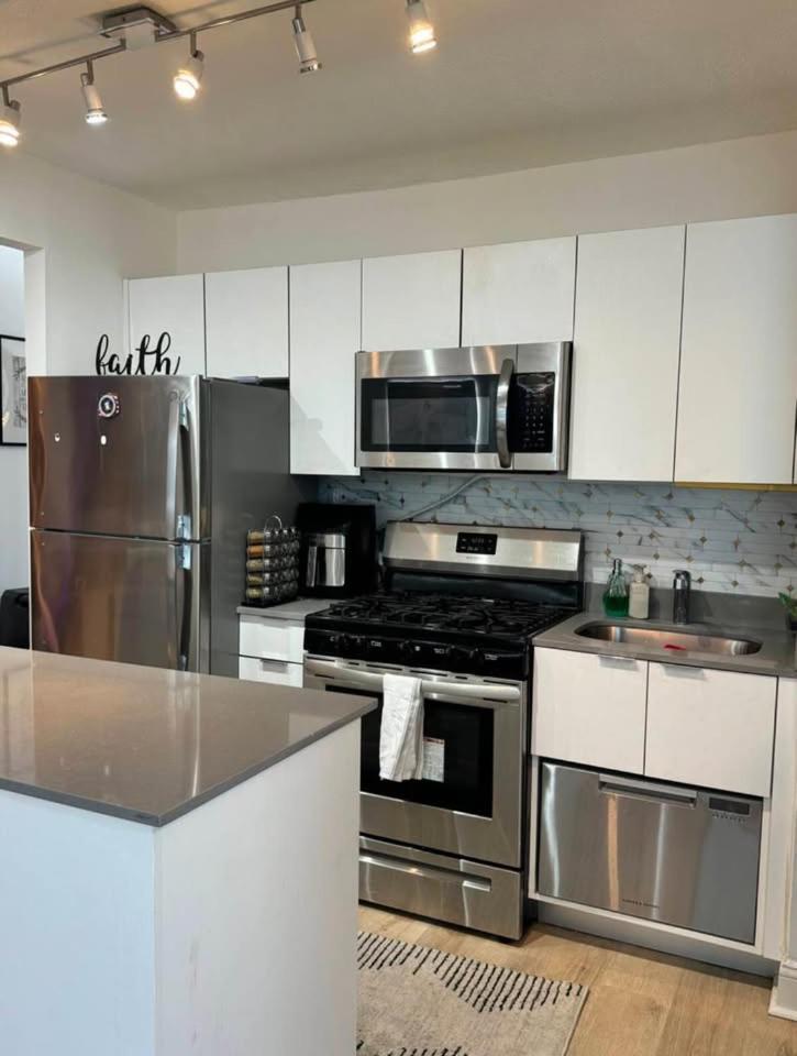 New Chic & Cozy 1bd Near East River, Minutes From Park