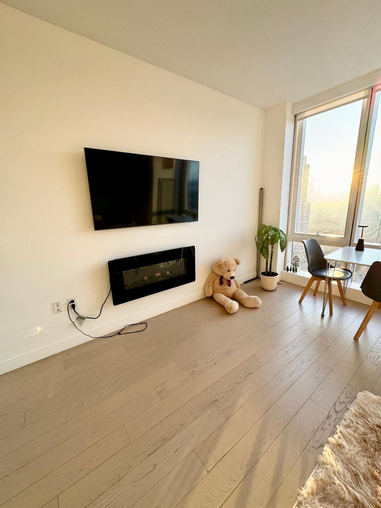 1 Stop To Midtown Amazing View Luxury High Rise Corner 1 Bedroom *