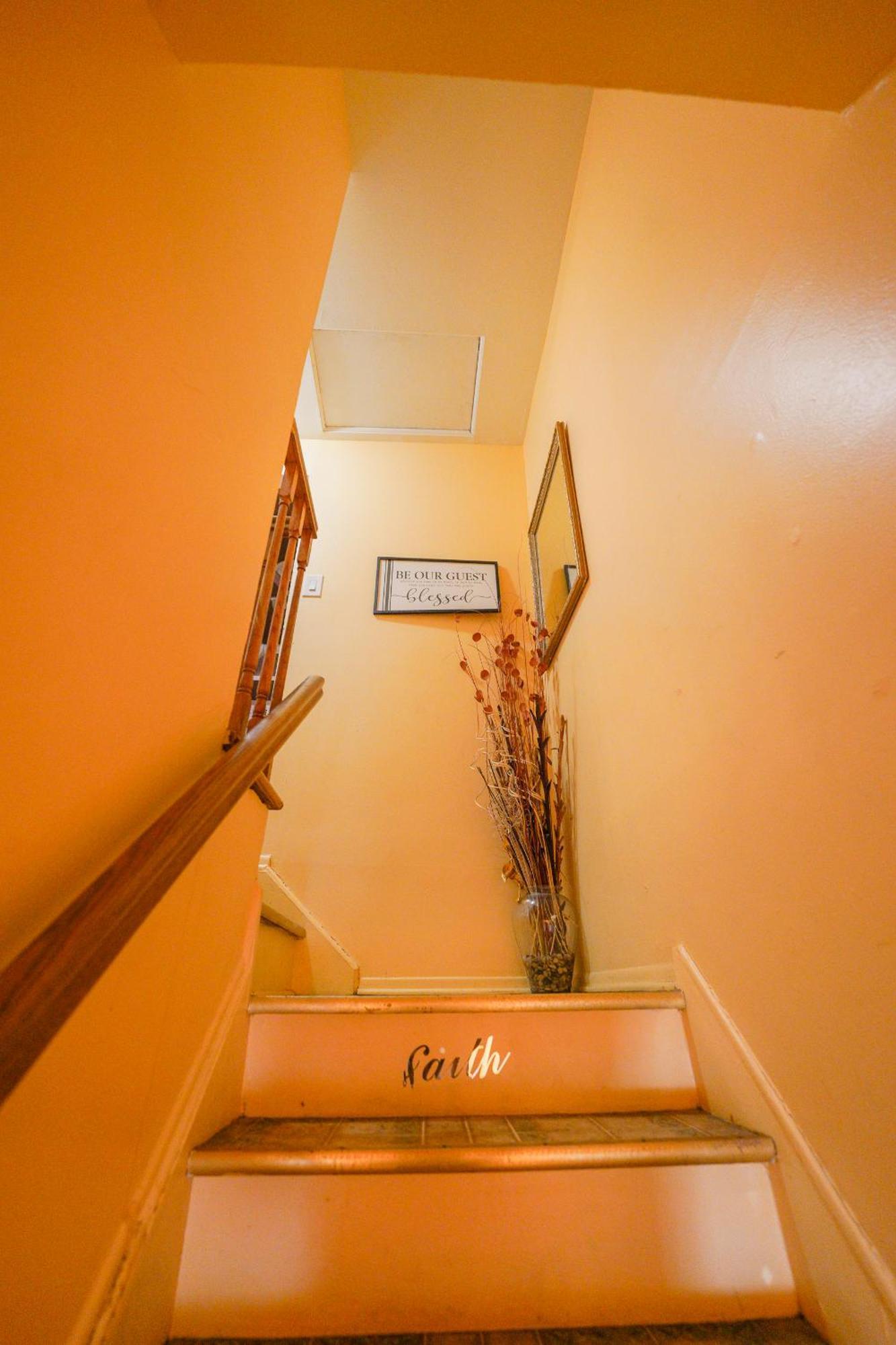 Chekells Cozy Close To Everything Free Wifi Apartment *