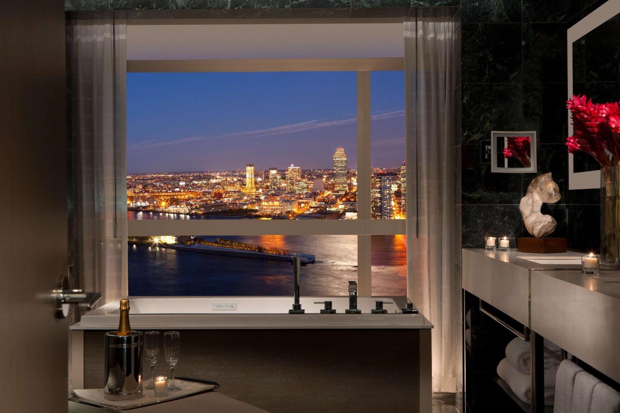 Hotel Millennium Hilton One Un Plaza 4*