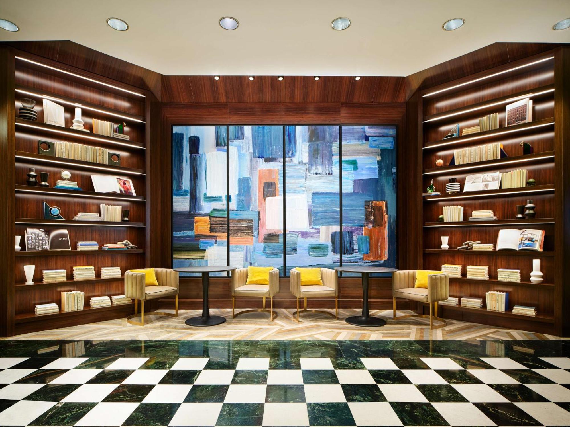 Millennium Hilton One Un Plaza 4*