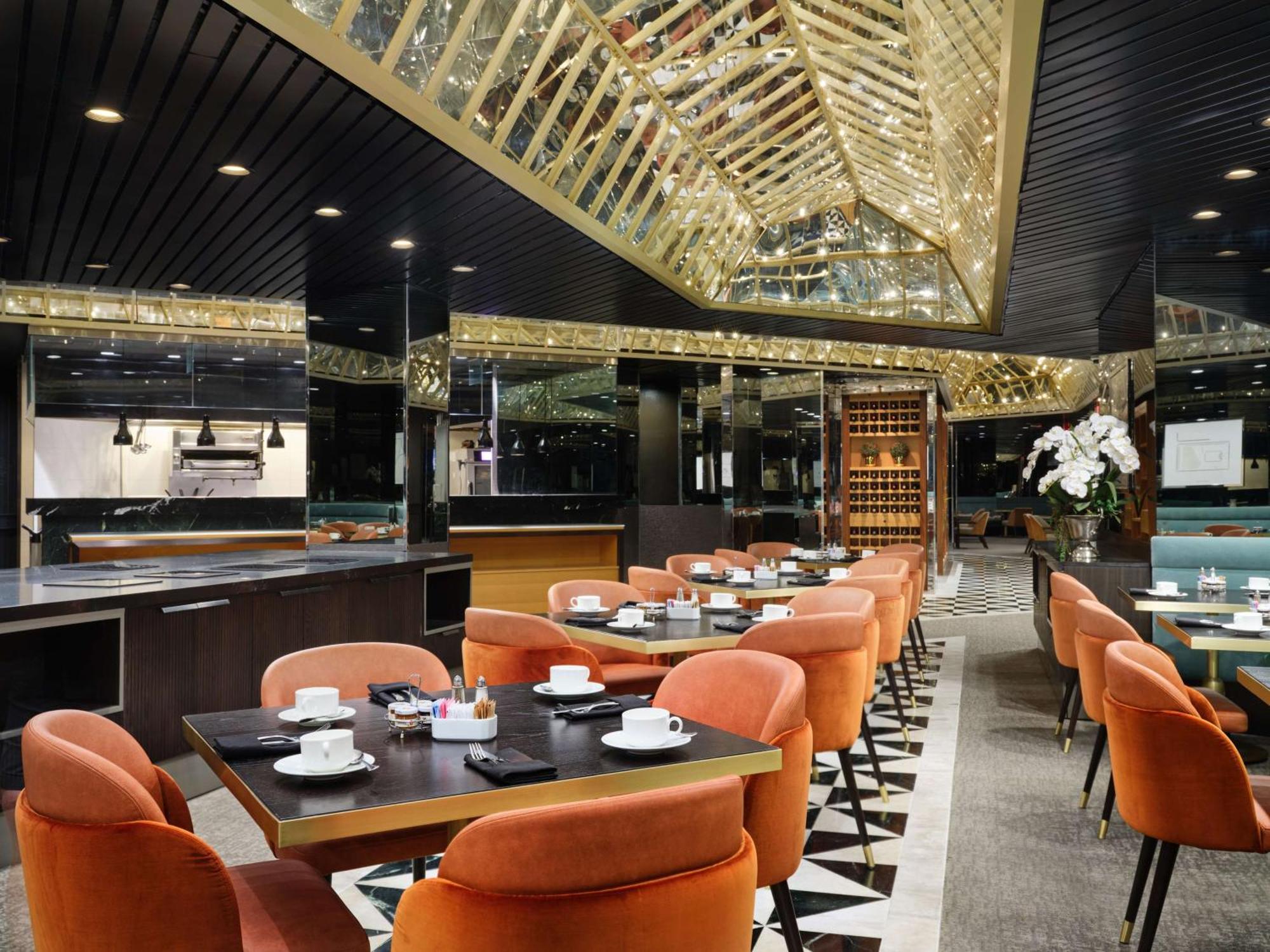 Millennium Hilton One Un Plaza Hotel 4*