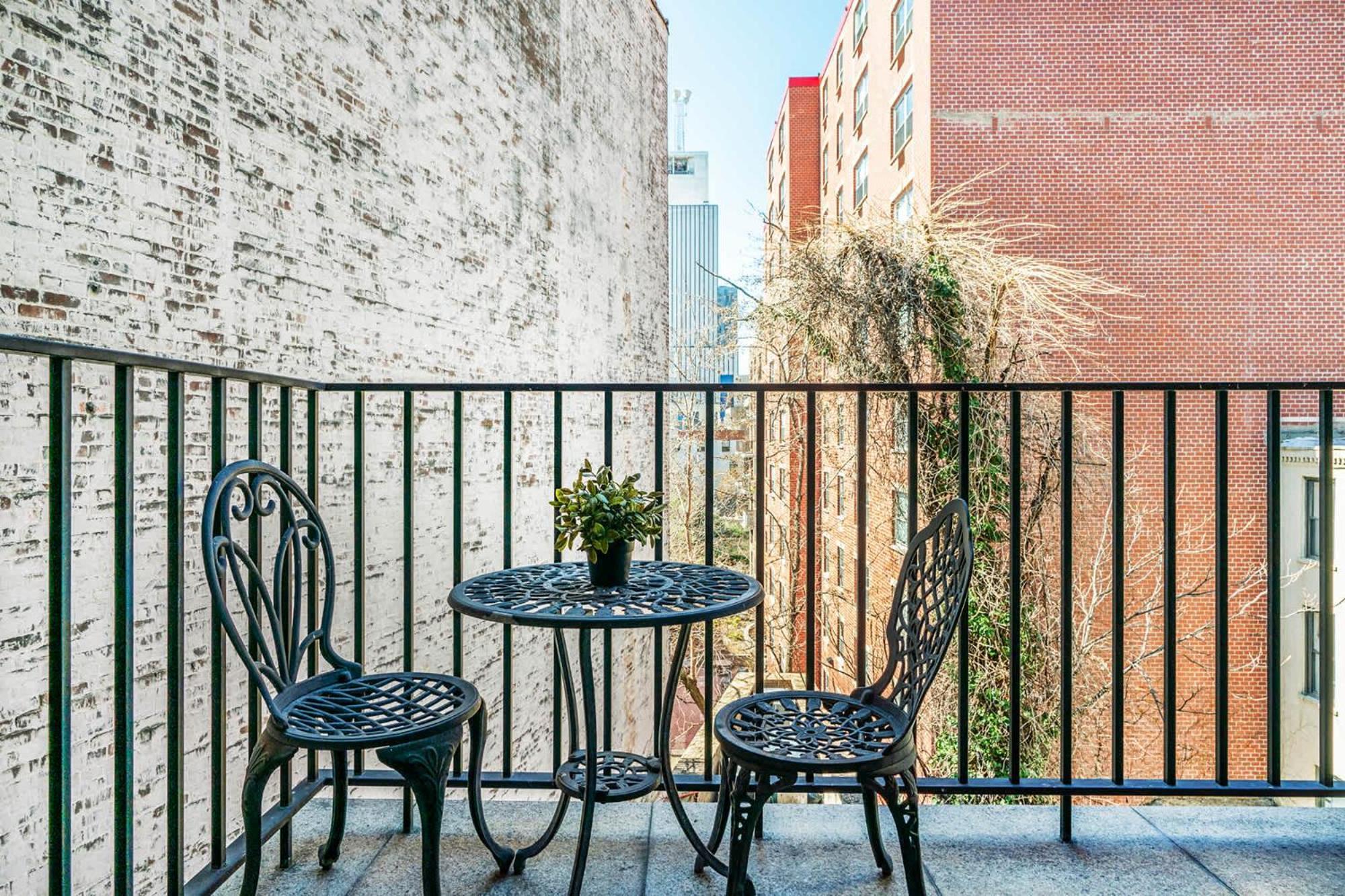 809-4b Balcony W D Prime Location Apartment *