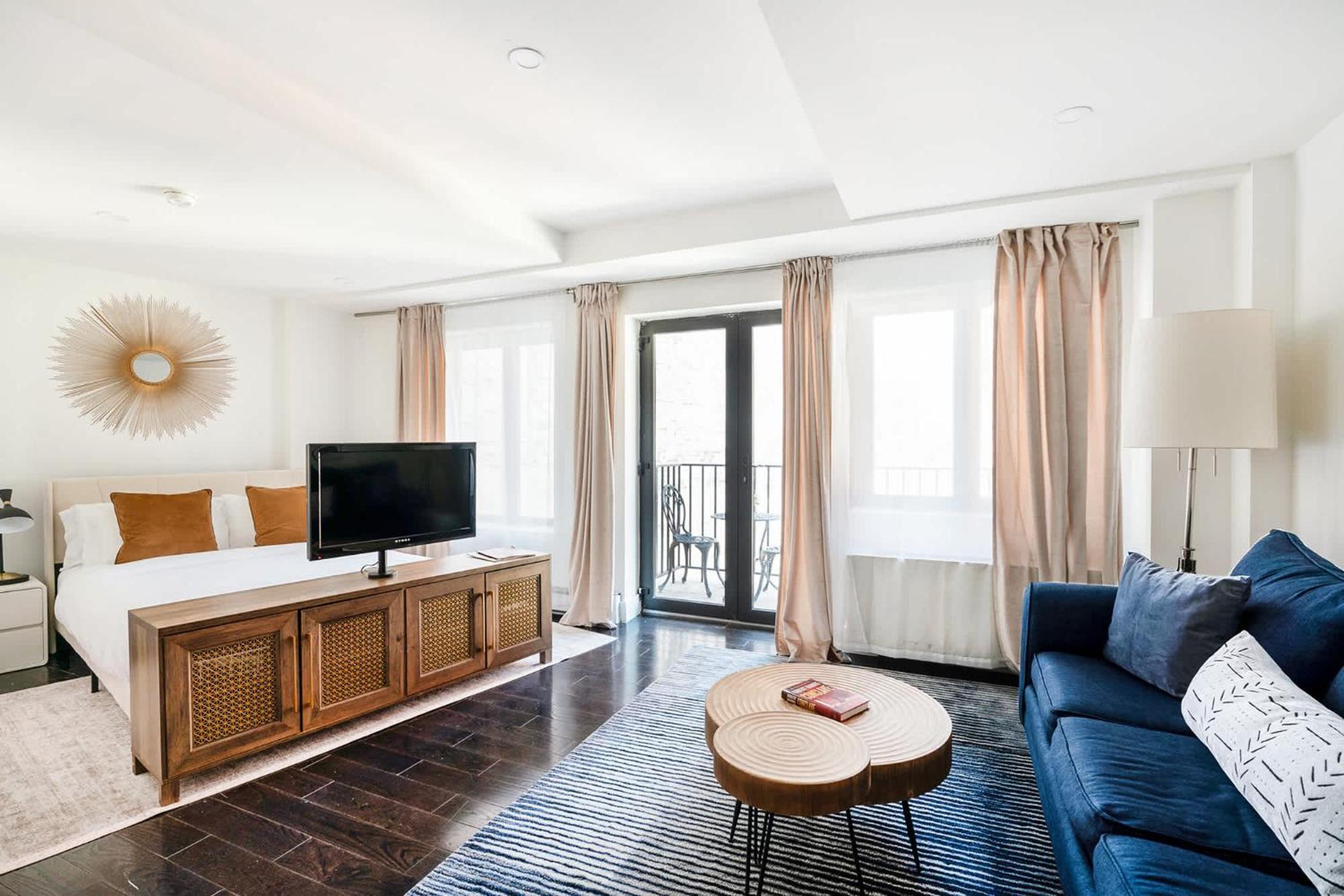 809-4b Balcony W D Prime Location *