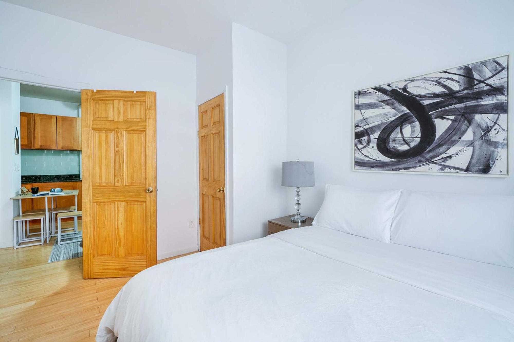 102-1a Value 2br Near Park Apartment