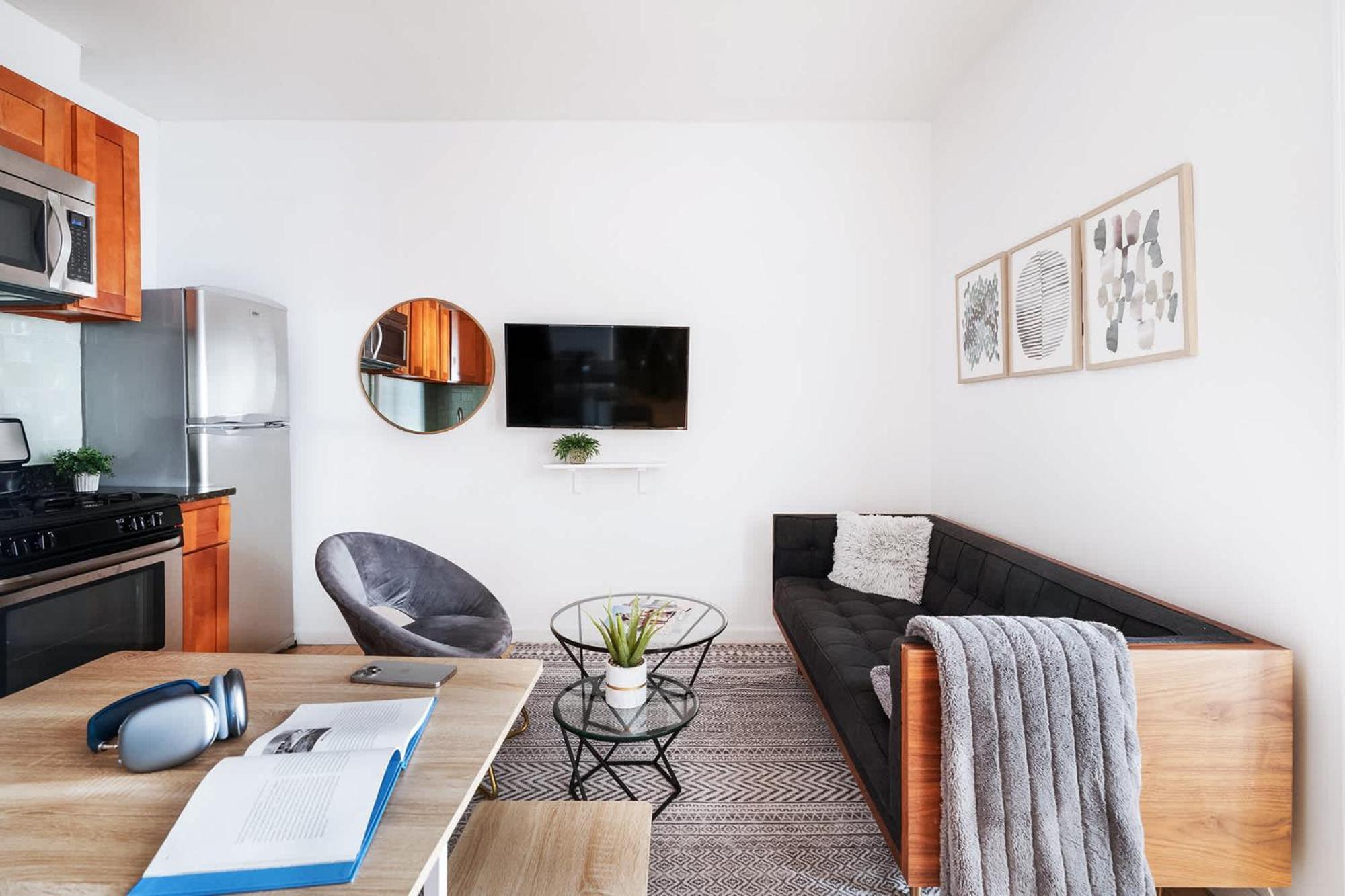 102-1a Value 2br Near Park Apartment