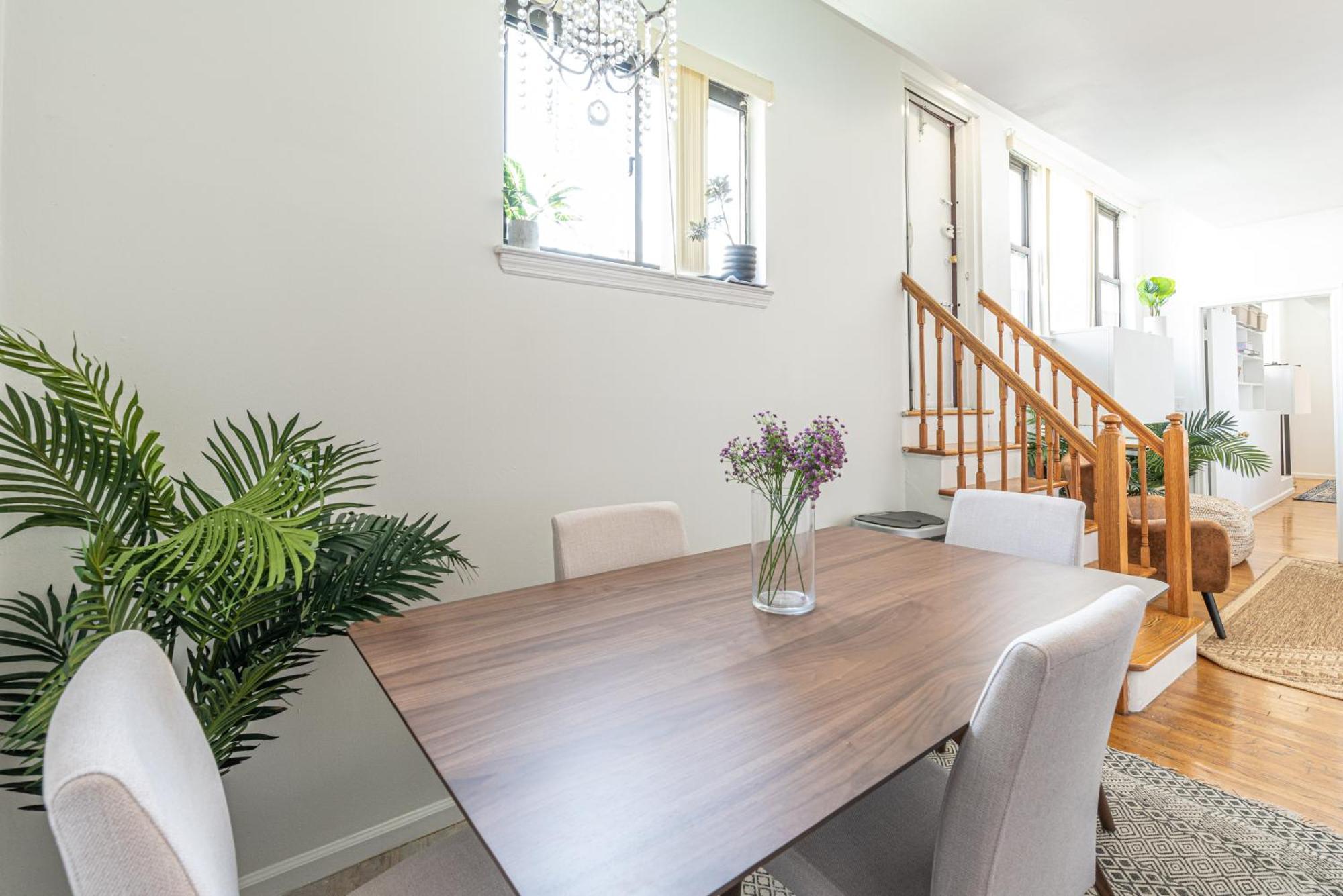 Amazing Furnished 1 Bedroom Penthouse Midtown West