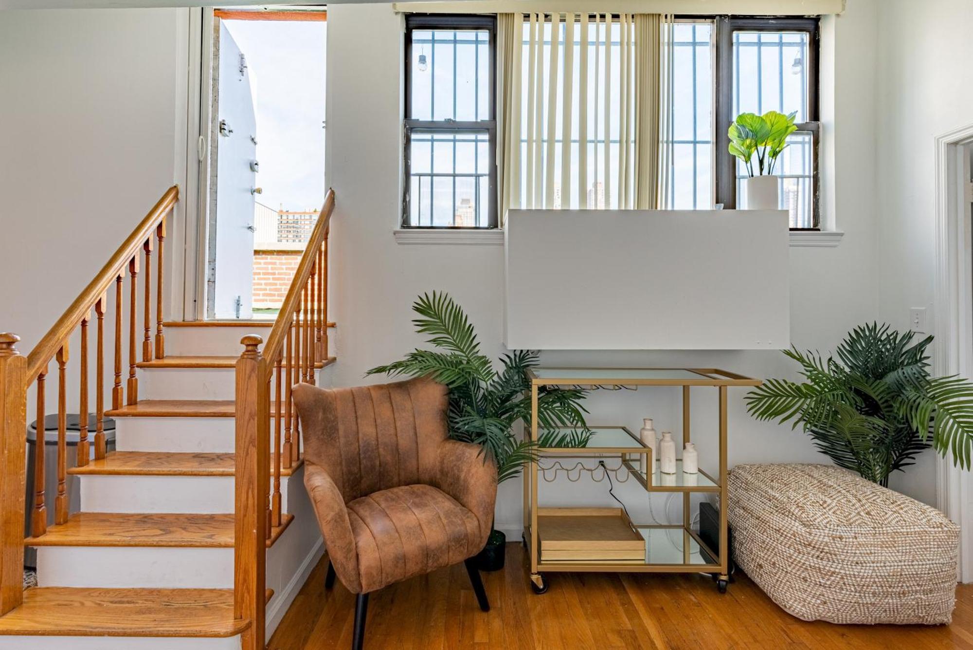 Amazing Furnished 1 Bedroom Penthouse Midtown West New York