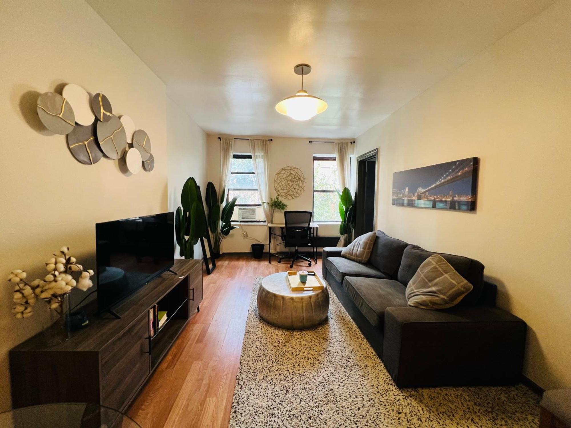 The Midtown Modern Apartment *