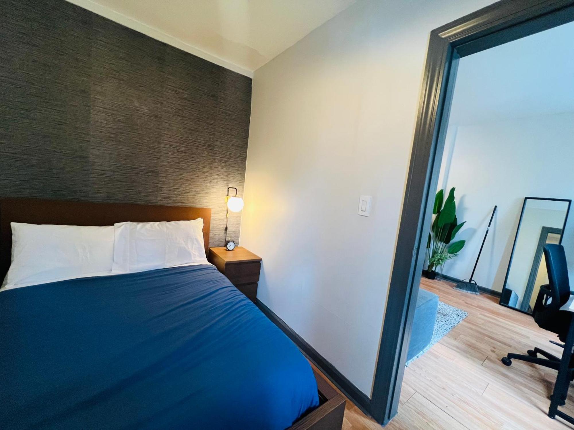 The Midtown Modern Apartment New York