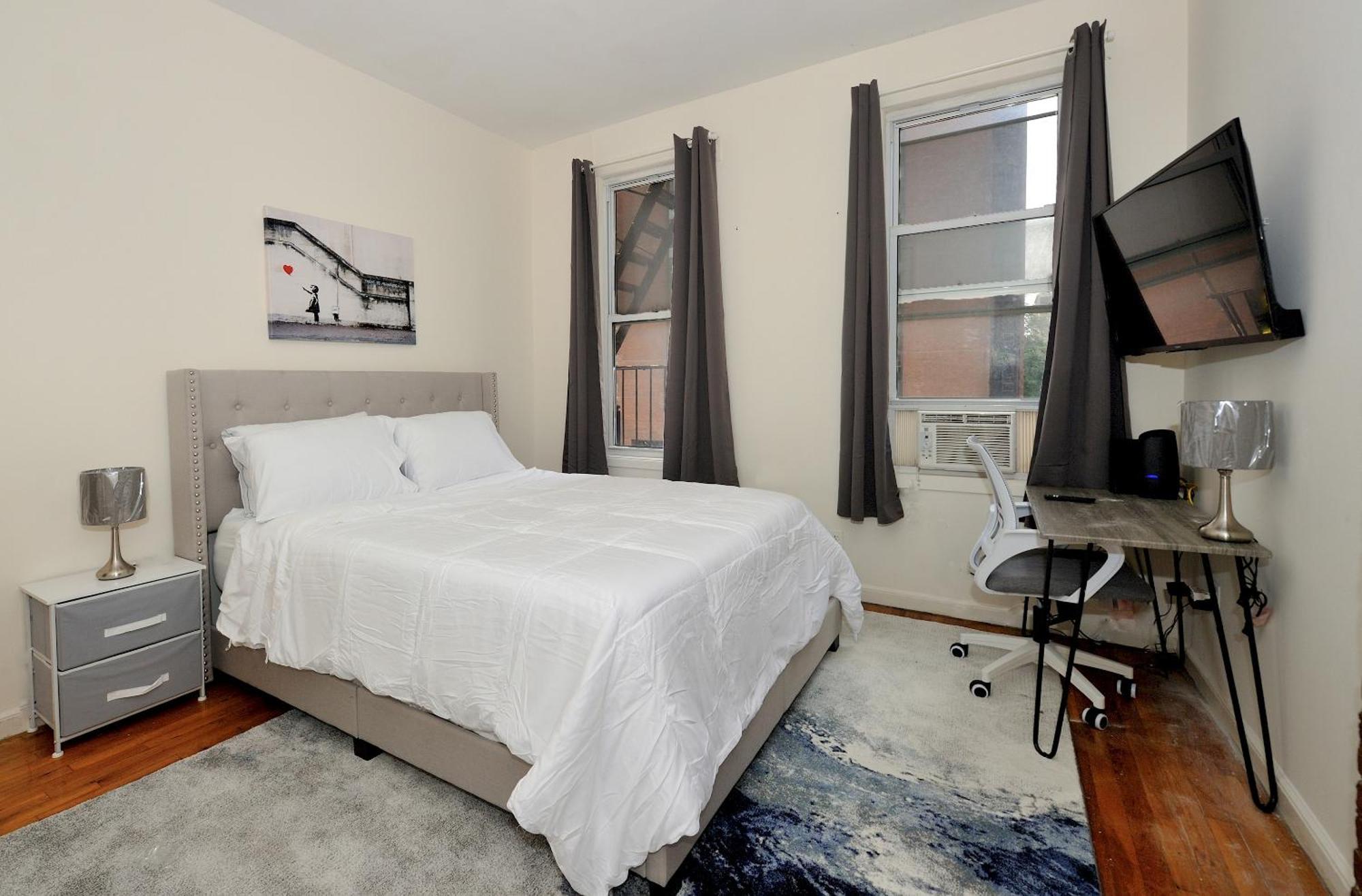 Cozy Steps To Park Upper E Side