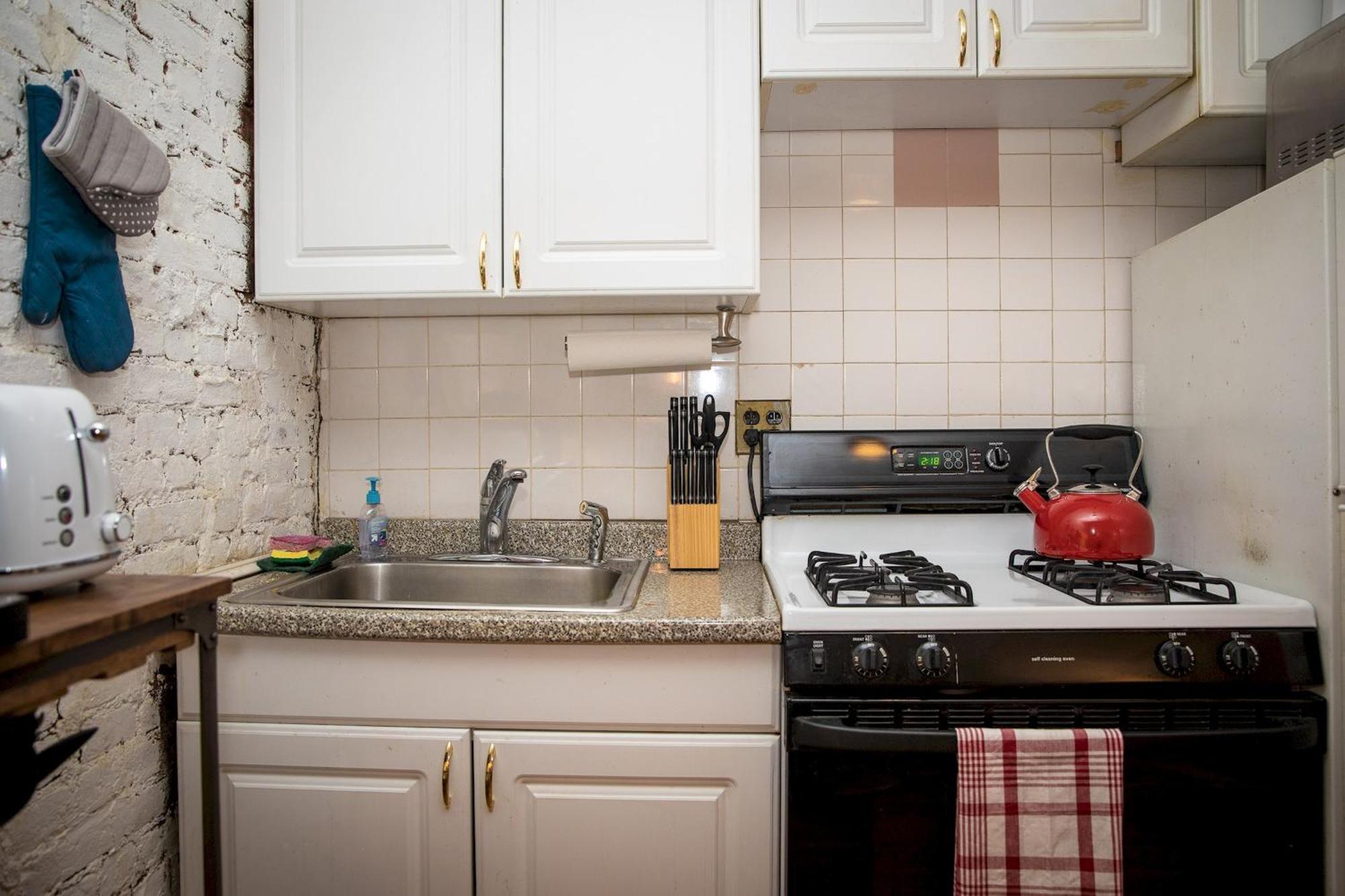 Sunny Fully Furnished In Chelsea * New York