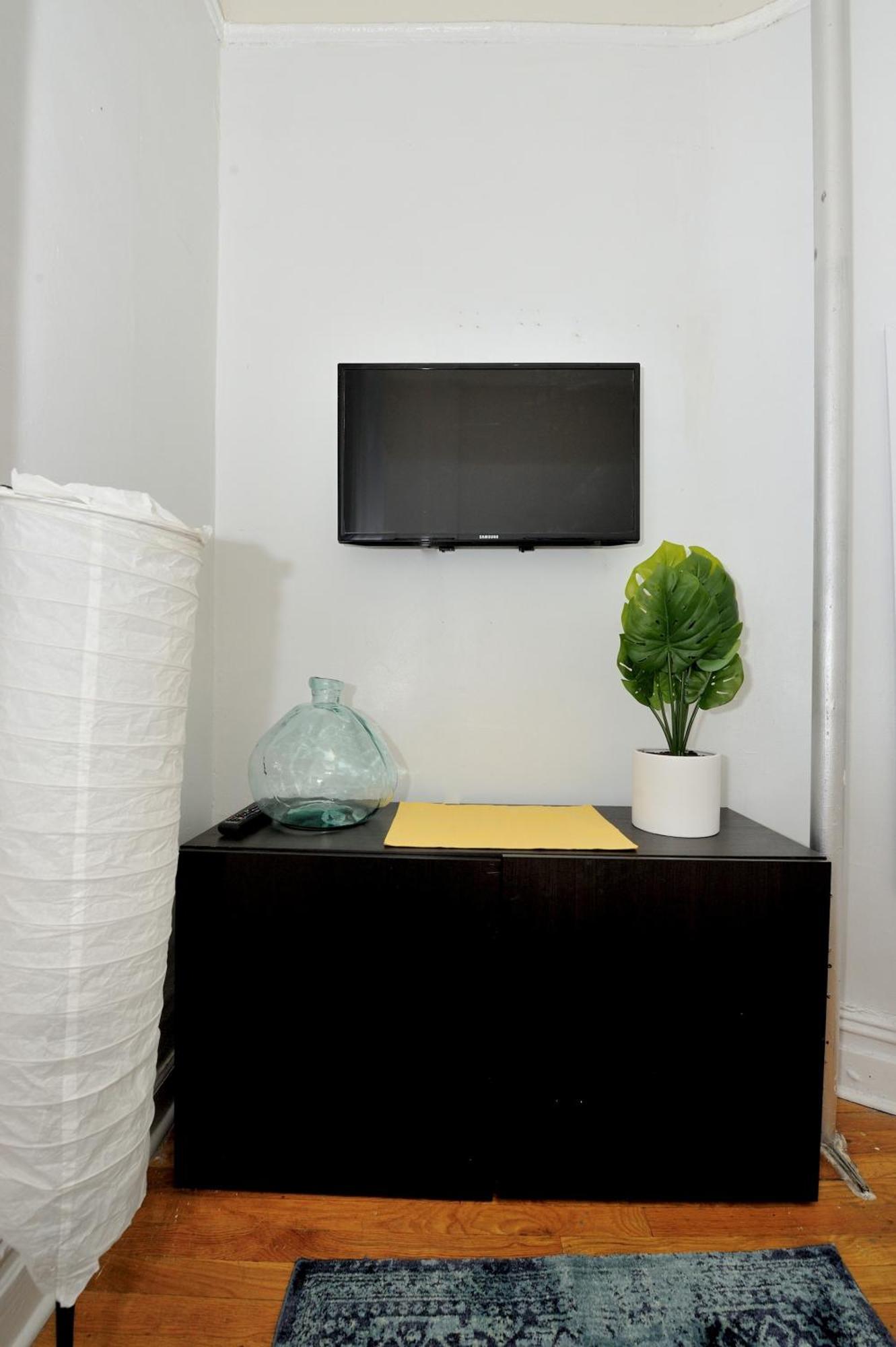 Midtown West Furnished 3br Apartment