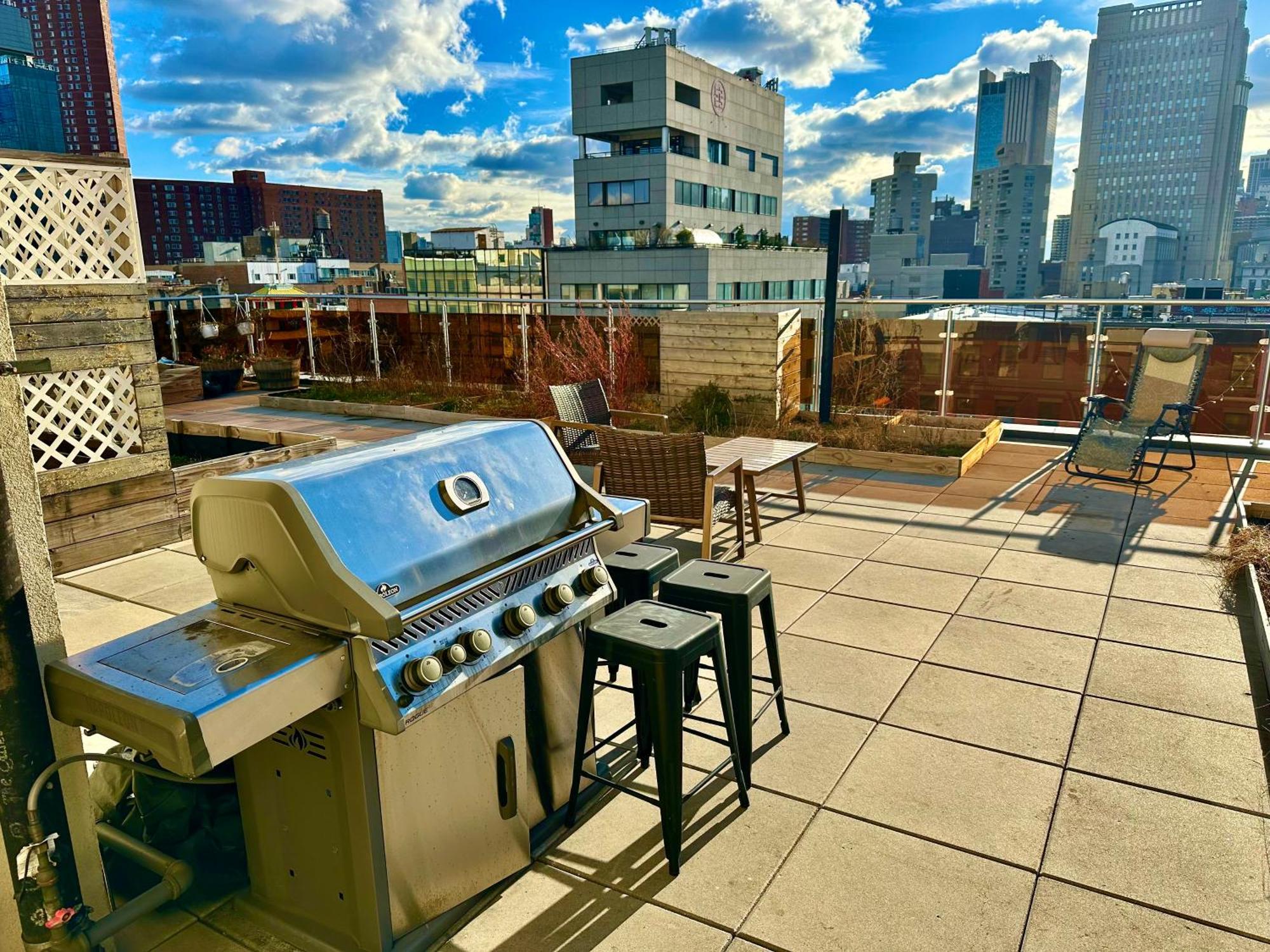 Luxury In Little Italy 2 Bedroom Private Balcony Apartment