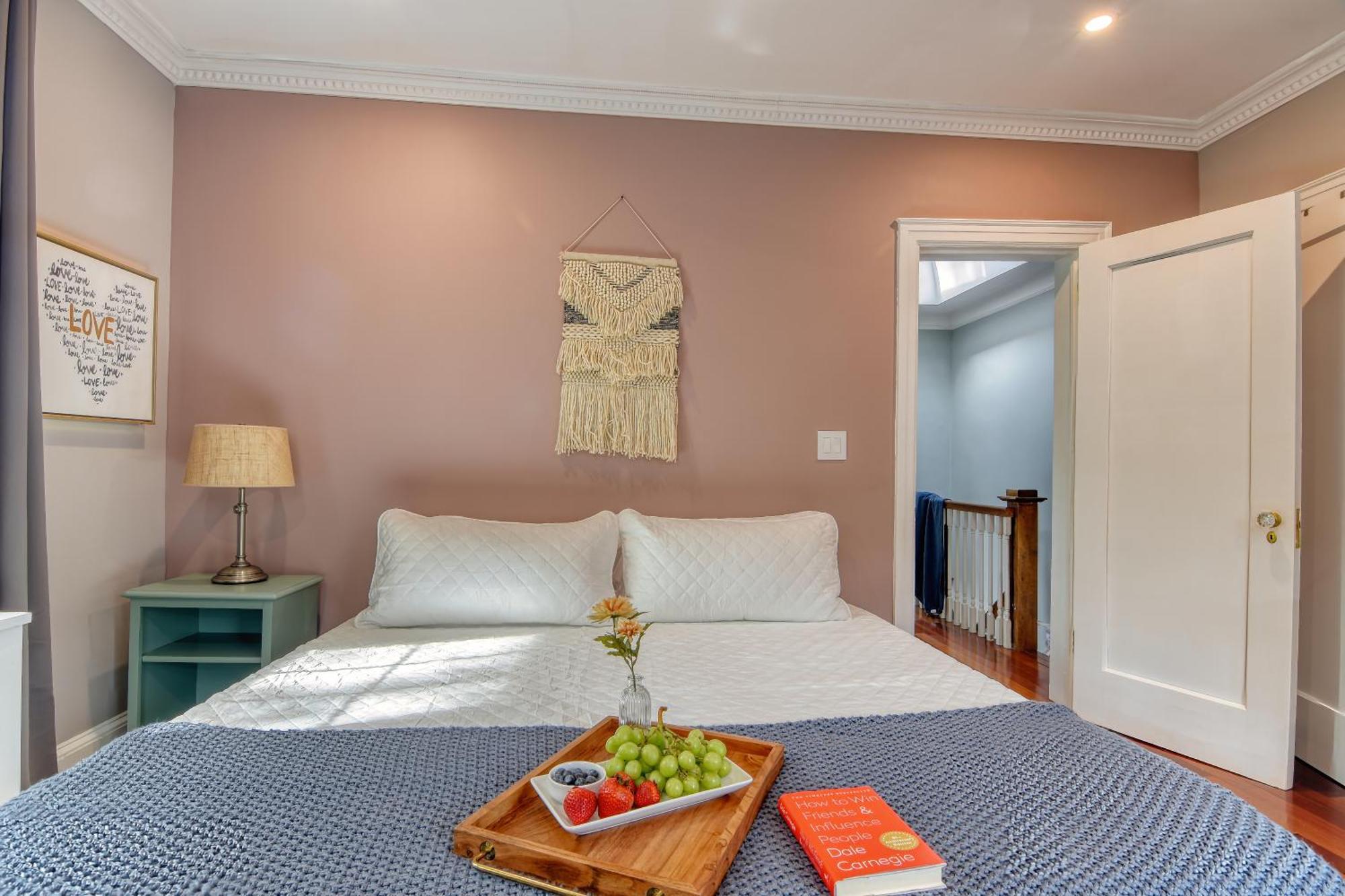 Brooklyn Gem 3 Blocks To Prospect Park - 3 King Beds 1 Queen, Free Parking, Holiday home New York