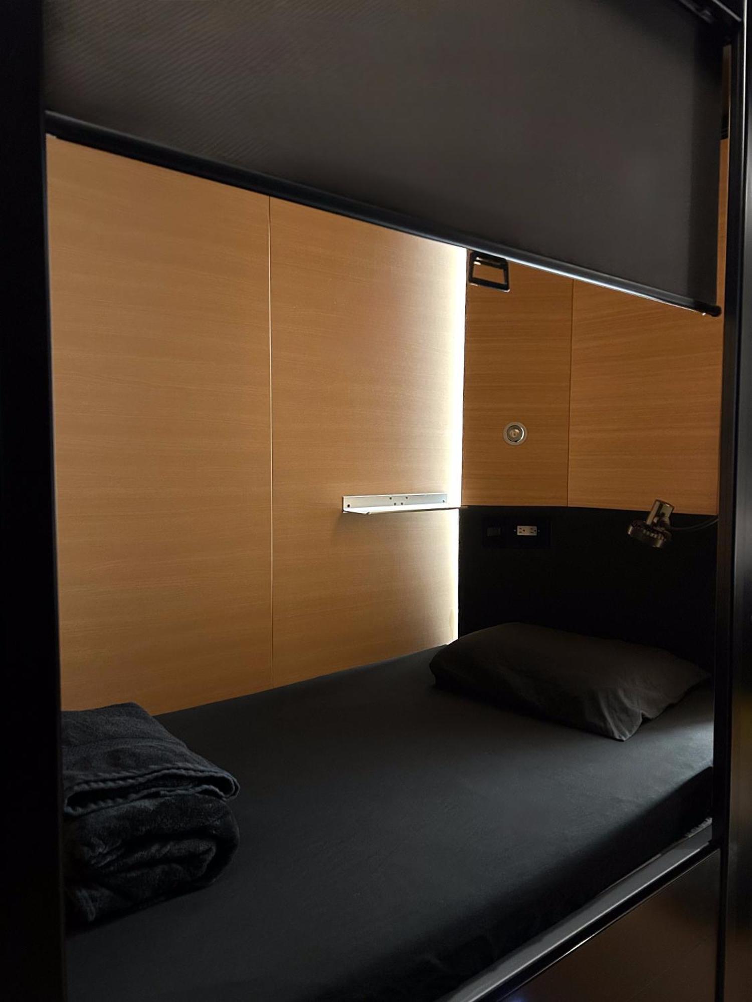 Nap York Park Sleep Station