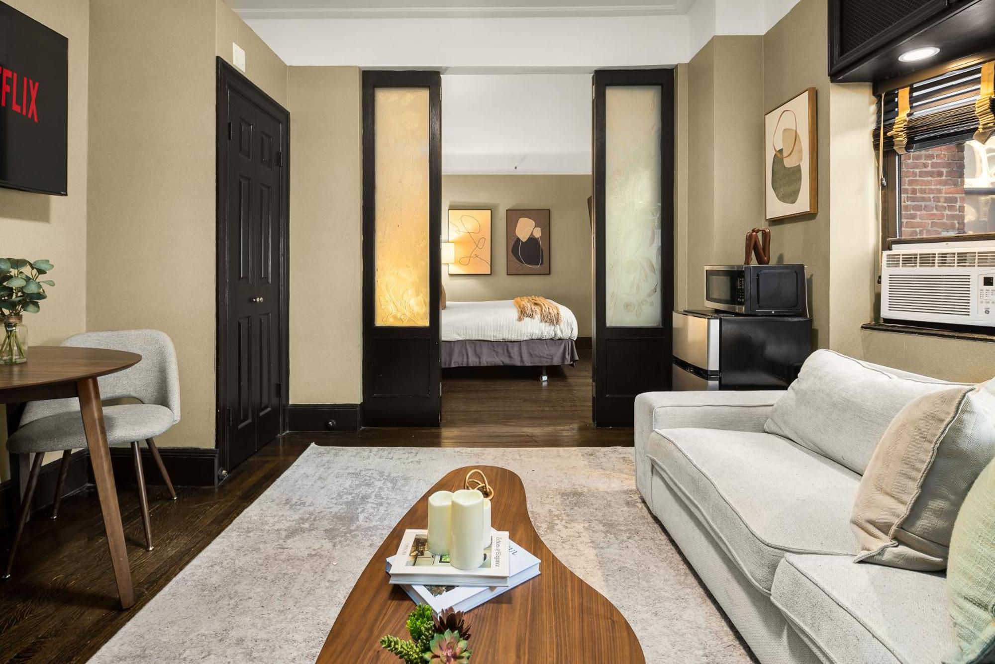 Apartment Heart Of Ny, Steps Away From Attractions